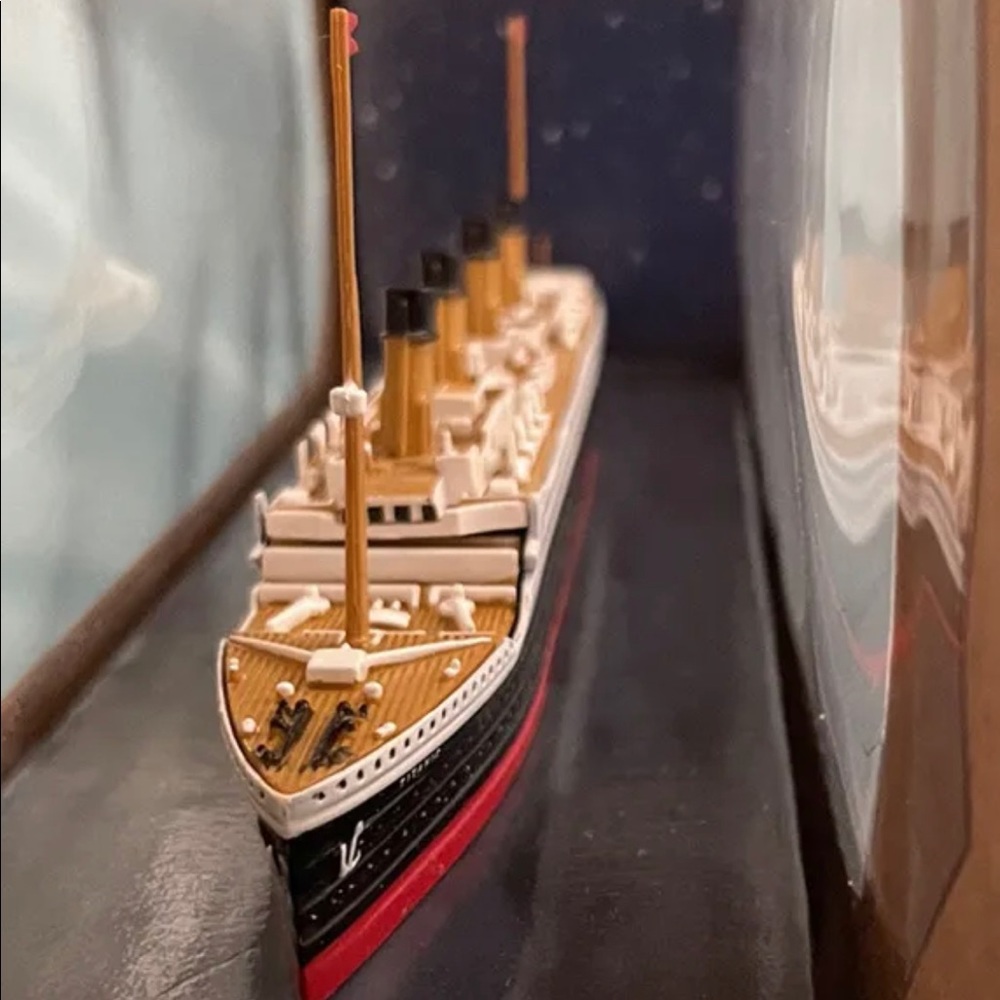 1998 Titanic Dye Cast Model The Unsinkable Ship Of Dreams New In Opened Box